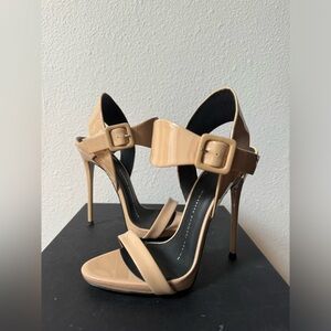 Giuseppe Zanotti ankle strap heels BN Size 35